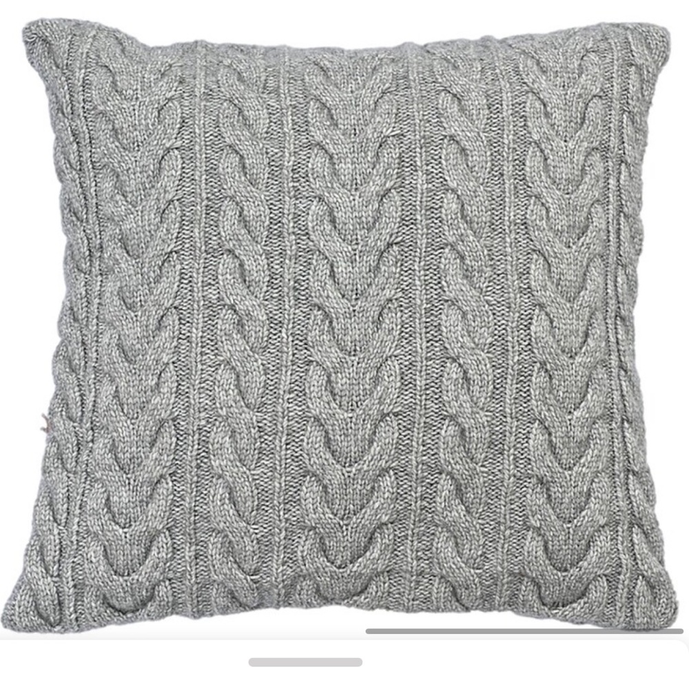 Bee & Willow Cable Knit Pillow Cover zip close